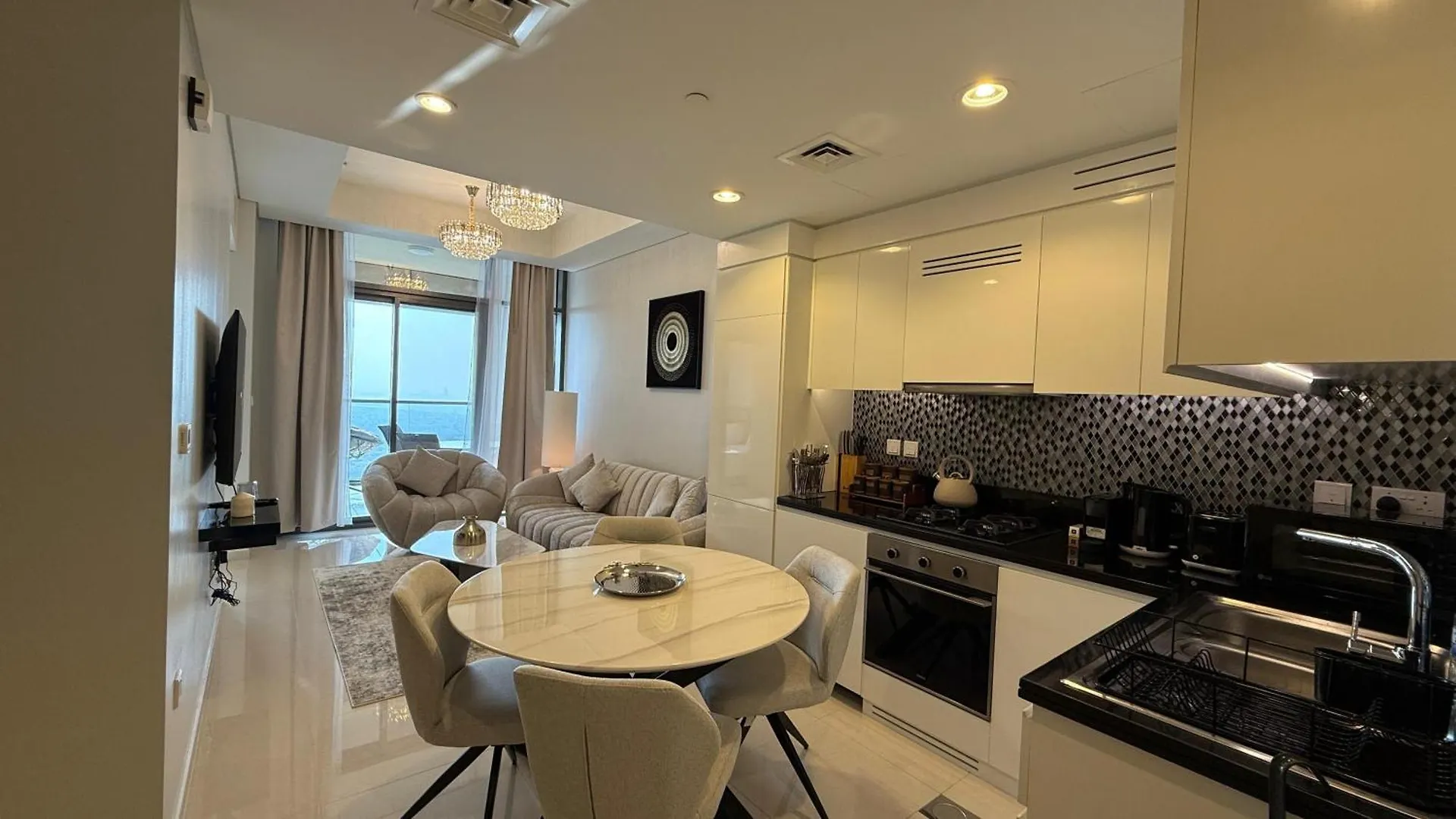 Aykon City Tower C Dubaj